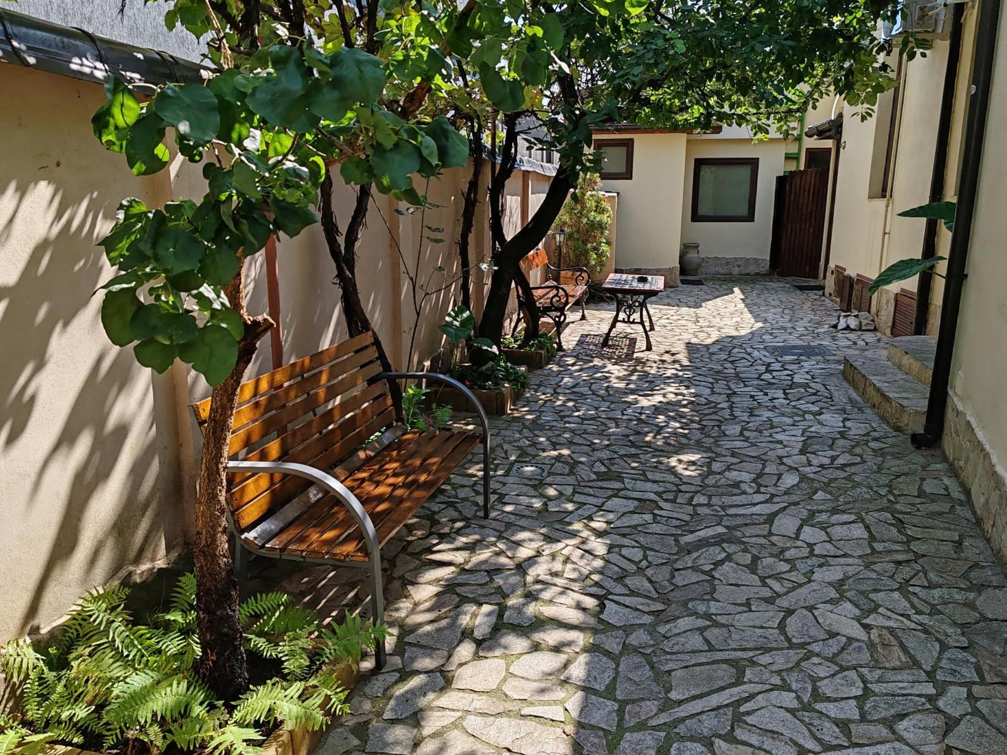 Arthouse Lucrezia Hotel Temesvár Kültér fotó